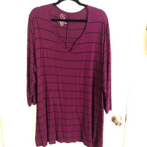 Plus size 3/4 sleeve v-neck tunic